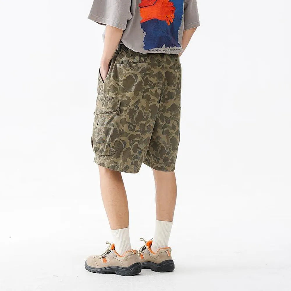 BLACKARMADA Unisex Camo Cargo Oversized Shorts – Multi-Pocket Baggy Outdoor Work Shorts
