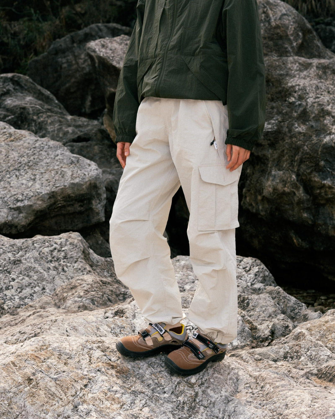 BLACKARMADA Unisex Parachute Cargo Pants ¨CQuick Dry Joggers Lightweight Waterproof Baggy Hiking & Work Pants for Men & Women