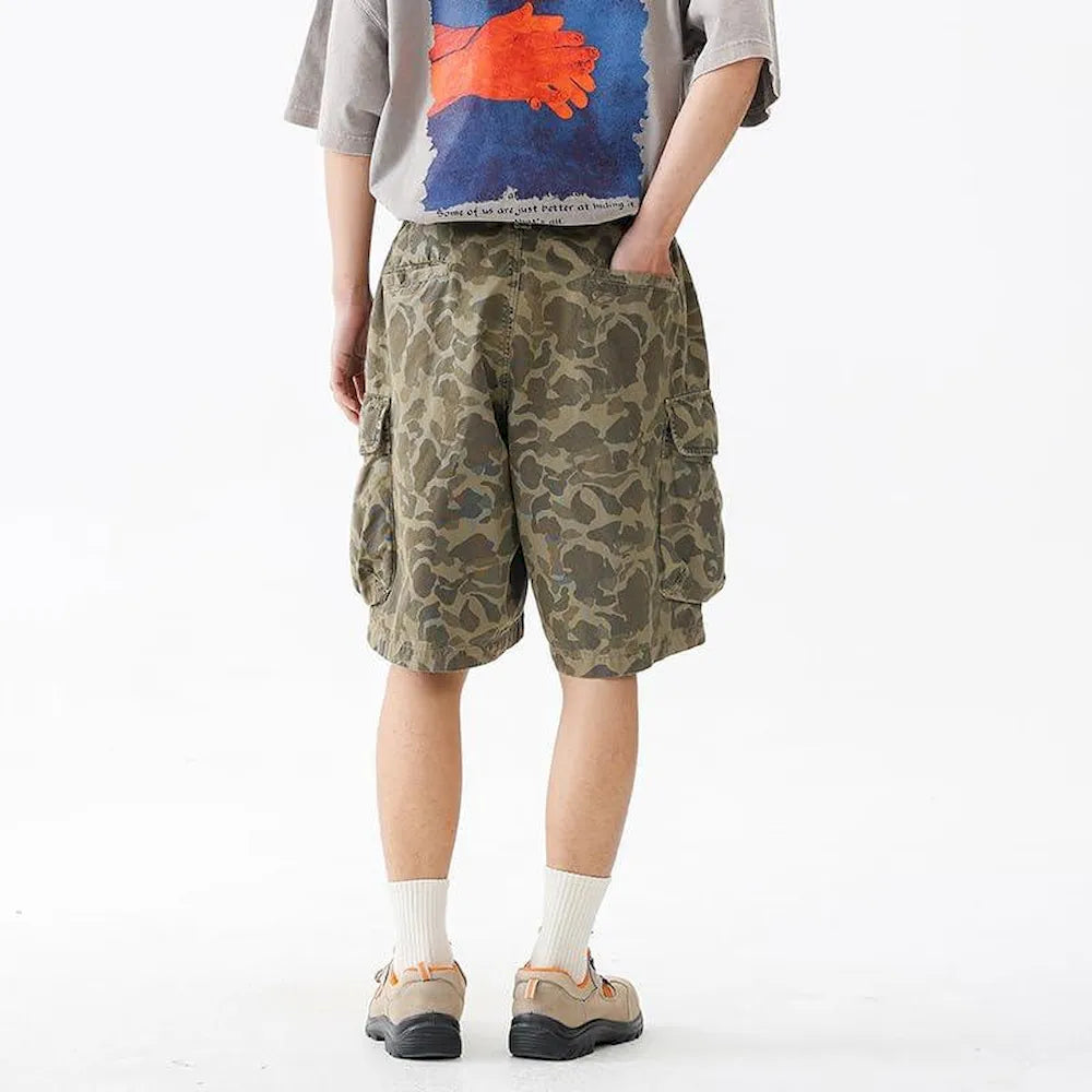 BLACKARMADA Unisex Camo Cargo Oversized Shorts – Multi-Pocket Baggy Outdoor Work Shorts