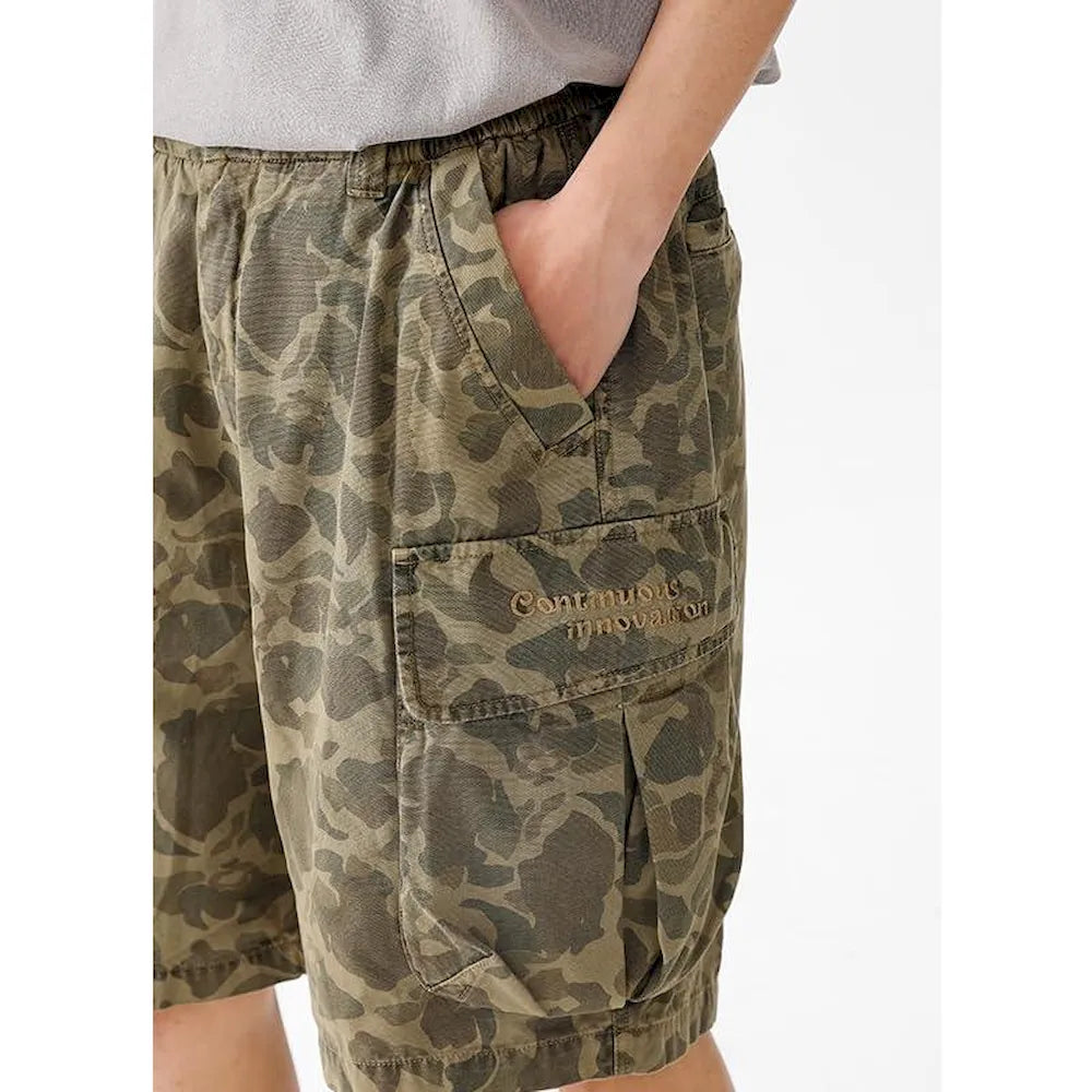 BLACKARMADA Unisex Camo Cargo Oversized Shorts – Multi-Pocket Baggy Outdoor Work Shorts