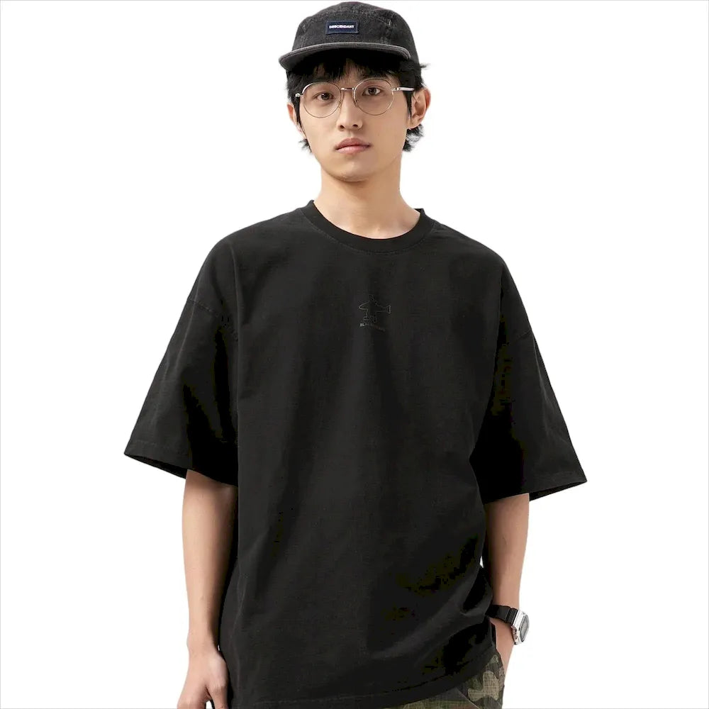 BLACKARMADA Unisex Oversized T-Shirt - 100% Cotton Breathable Tee with Retro Graphic, Casual Streetwear for Men and Women