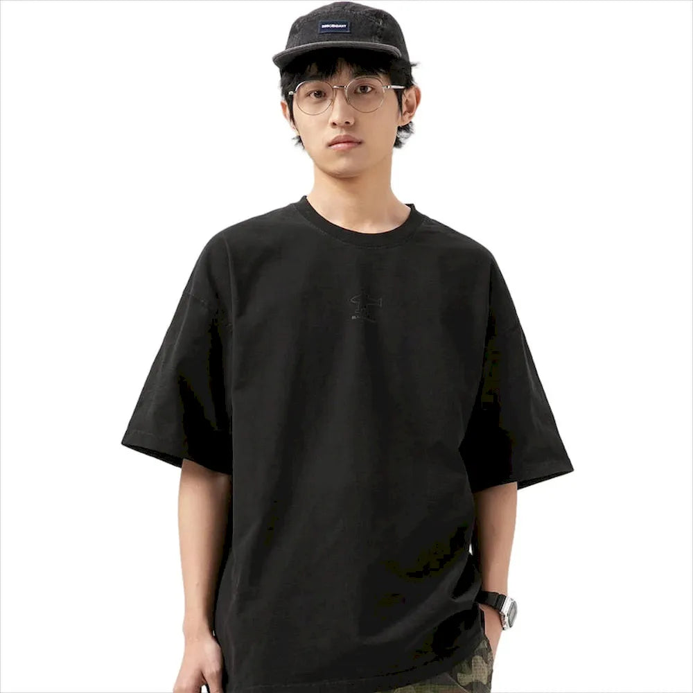 BLACKARMADA Unisex Oversized T-Shirt - 100% Cotton Breathable Tee with Retro Graphic, Casual Streetwear for Men and Women
